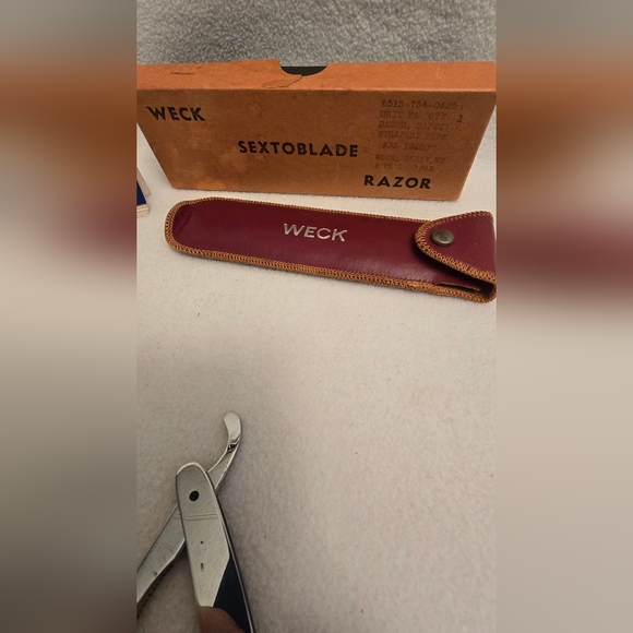 Weck Sextoblade Razor with Case - Picture 5 of 10